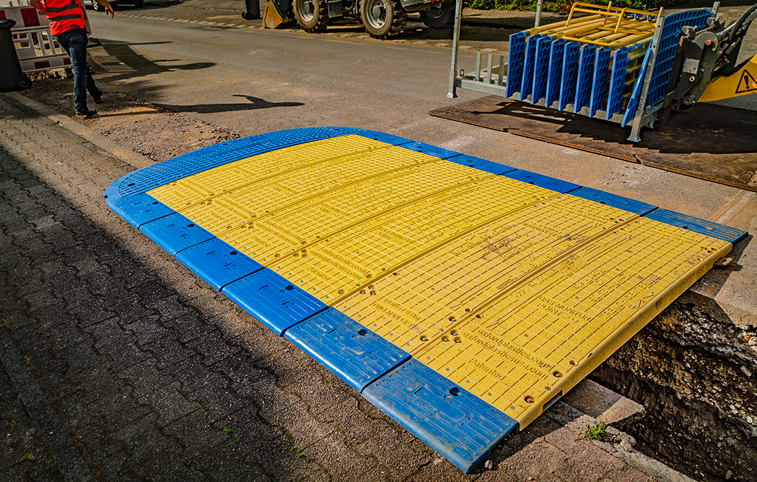 LOW PRO 23ï€¢05_IMAGE 2.png